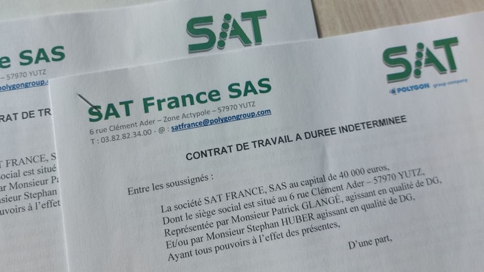 Signature de CDI pour 8 anciens demandeurs d'emploi, suite à une formation co-financée par la Région Grand Est et France Travail