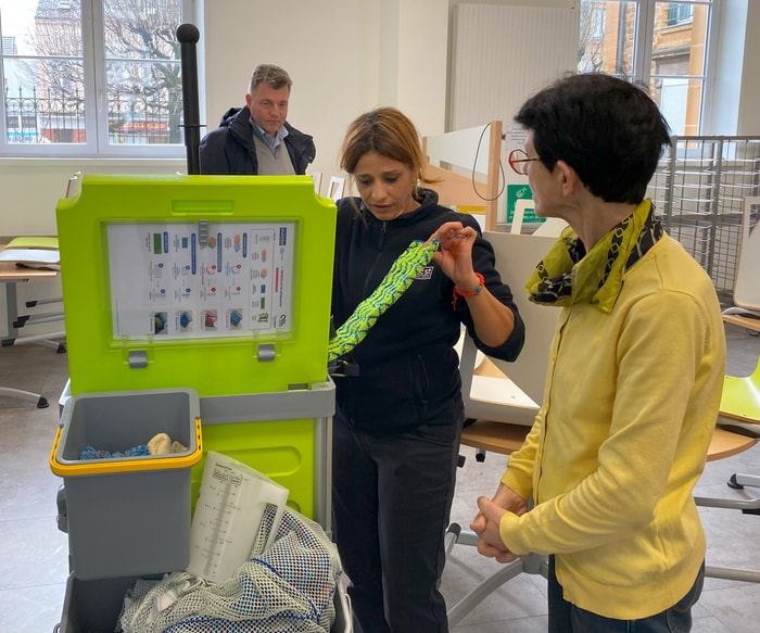 Le principe de pré-imprégnation des bandeaux de nettoyage est testé afin de réduire la consommation d’eau ainsi que l’utilisation des produits de nettoyage. 