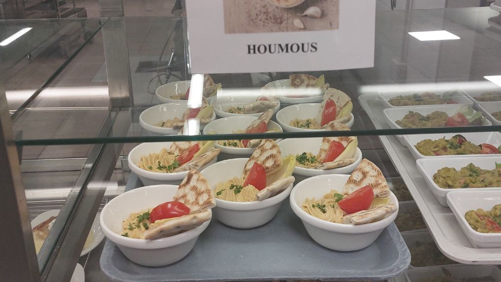 Houmous servi au lycée Rosa Parks à Thionville lors de la semaine "Fabuleuses Légumineuses"